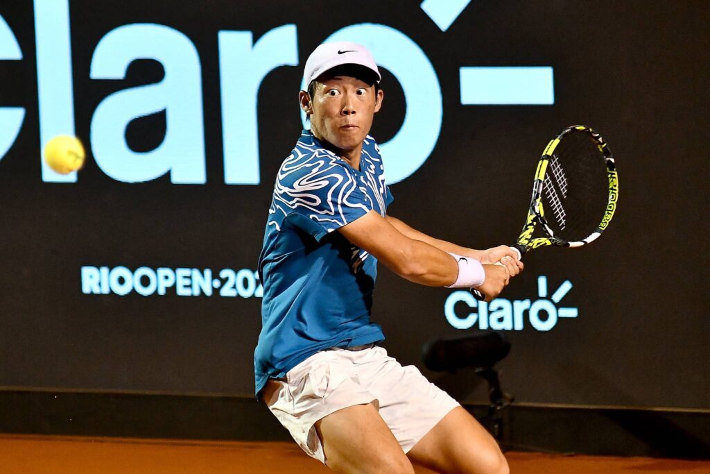 Monteiro perde batalha de 3 horas e se despede do Rio Open