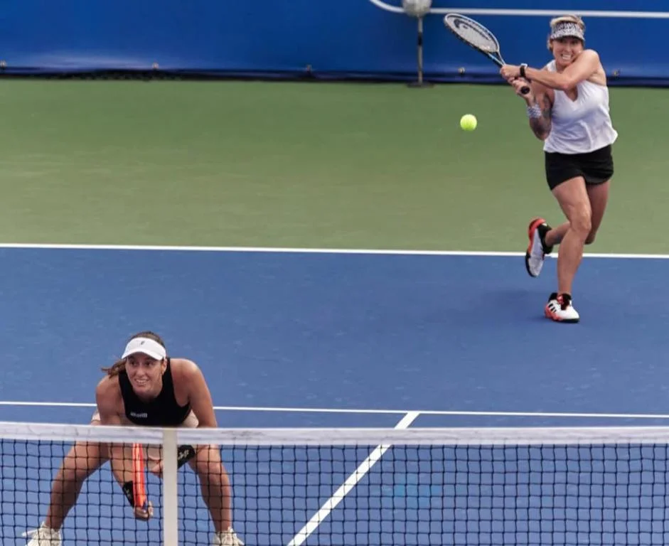 Brasileiras brilham no WTA 1000 de Dubai e avançam às quartas de final nas duplas