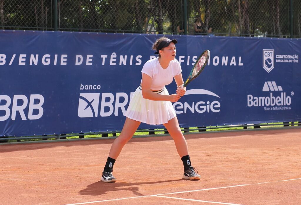 Fenômeno russo de 16 anos, Alisa Oktiabreva conquista seu maior título da carreira no ITF W35 de Leme