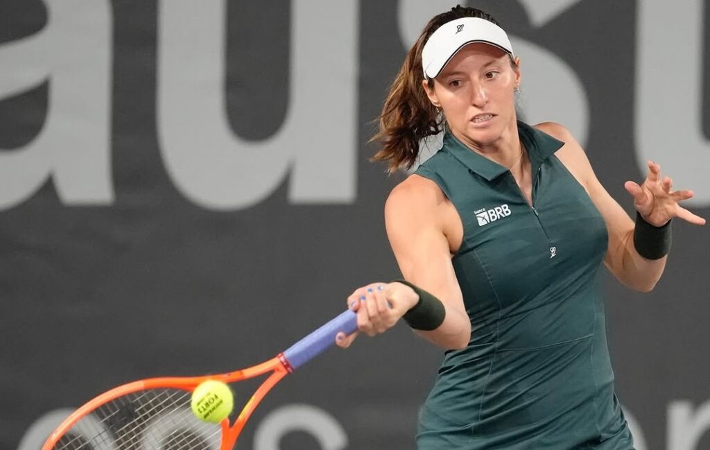 Luísa Stefani para na semifinal em Stuttgart e encerra campanha positiva no saibro alemão