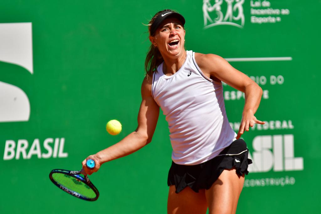 Semifinais de simples do ITF W35 começam às 11h no Clube Pinheiros, com entrada gratuita