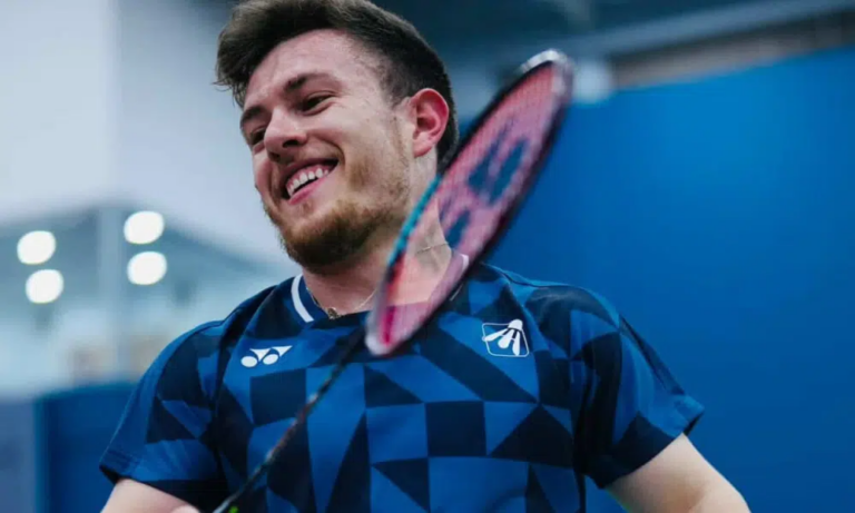 Vitor Tavares avança à final de duplas e Brasil garante três bronzes no Internacional da França de Parabadminton