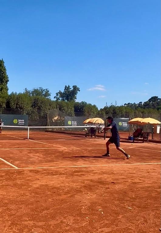 Henrique Mello vence mais uma e alcança as oitavas do Mundial Masters Individual em Portugal